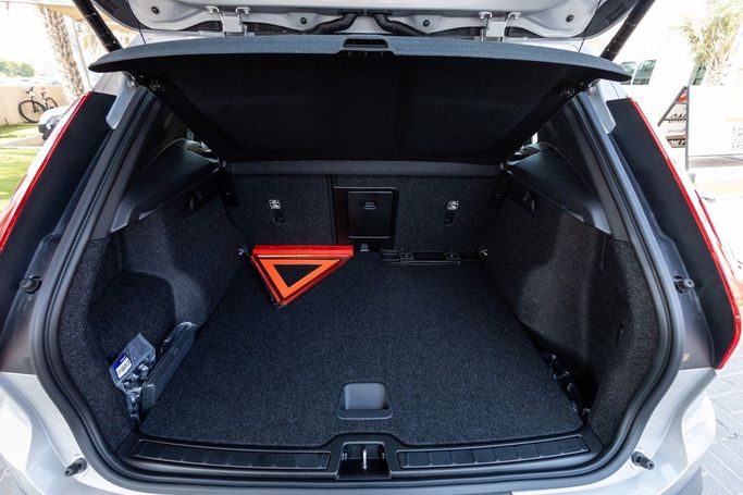 New Volvo XC40 I Facelift, 2.0 l, 2024 in Dubai by Linda Cars, Silver color. Chinese Specs | AUTO.AE