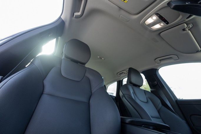 Подержанный Volvo XC60 II Рестайлинг, 2.0 л, 2024 в Дубае от Linda Cars Серый цвет. GCC | AUTO.AE