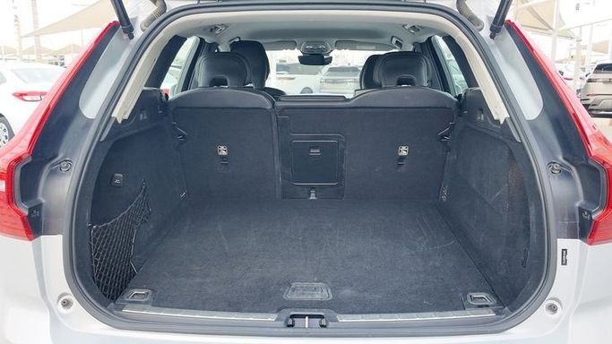 Used Volvo XC60 II Facelift, 2.0 l, 2023 in Dubai by Cariva Used Cars , Silver color. GCC Specs | AUTO.AE