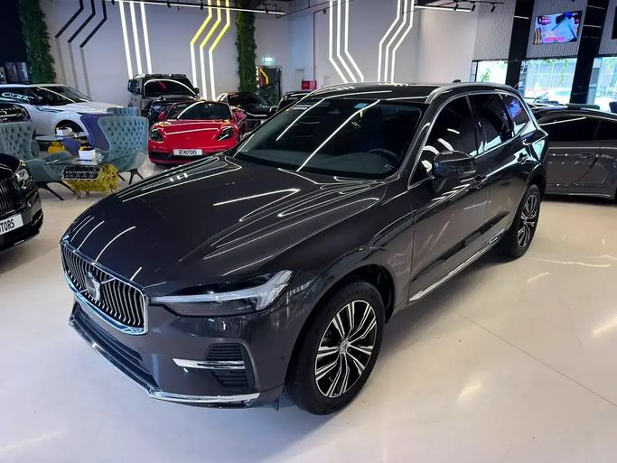 مستعملة Volvo XC60 فيس ليفت الثاني, 2.0 l, 2022 في في دبي من GE Motors، اللون رمادي. المواصفات الأوروبية | AUTO.AE | إعلان #265009