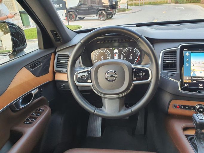 Used Volvo XC90 II Facelift 1, 2.0 l, 2021 in Dubai, Blue color. GCC Specs | AUTO.AE