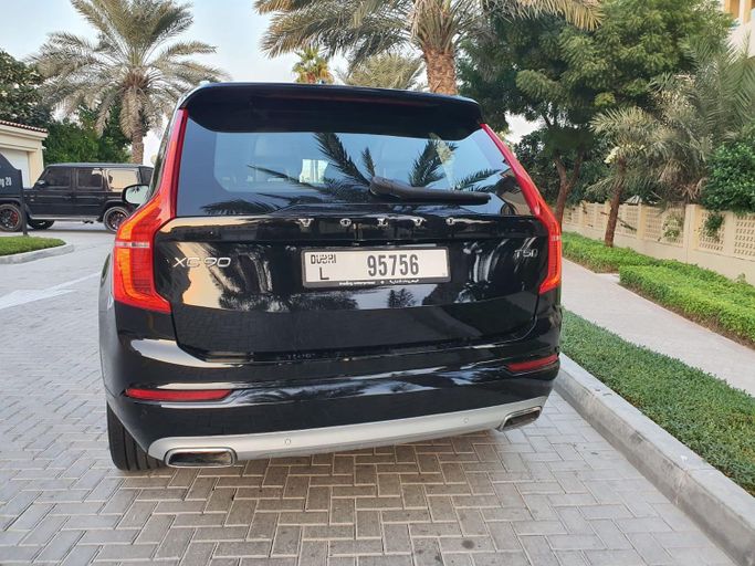 Used Volvo XC90 II Facelift 1, 2.0 l, 2021 in Dubai, Blue color. GCC Specs | AUTO.AE
