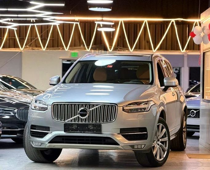 Подержанный Volvo XC90 II, 2.0 л, 2016 в Дубае от Morya Jeswani Cars Серебристый цвет. GCC | AUTO.AE
