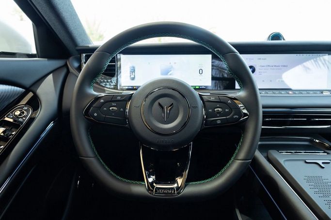 Новый Voyah Free I Рестайлинг, 1.5 л, 2025 в Дубае от Linda Cars Белый цвет. Китайская | AUTO.AE