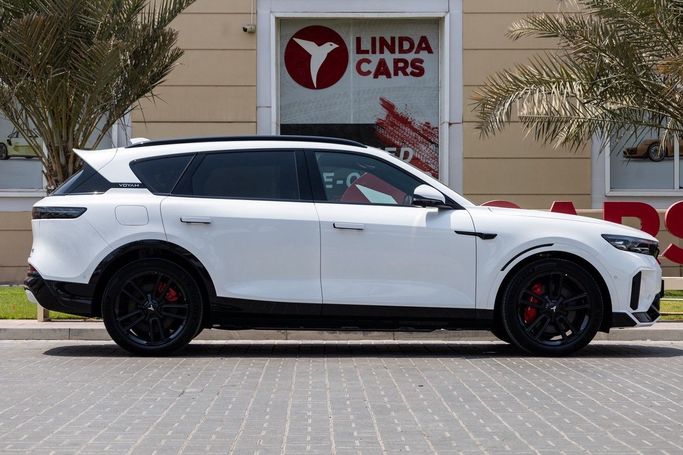 Новый Voyah Free I Рестайлинг, 1.5 л, 2025 в Дубае от Linda Cars Белый цвет. Китайская | AUTO.AE