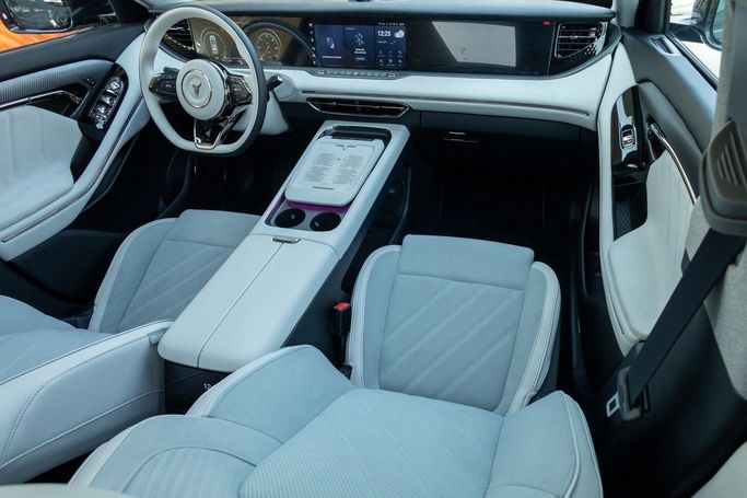 Новый Voyah Free I Рестайлинг, 1.5 л, 2025 в Дубае от Linda Cars Черный цвет. Китайская | AUTO.AE