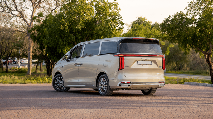 WEY Gaoshan (High Mountain) I, 2023 минивэн long  класса в Дубае от One by One Car Rental - Angelyn золотистый цвет | AUTO.AE