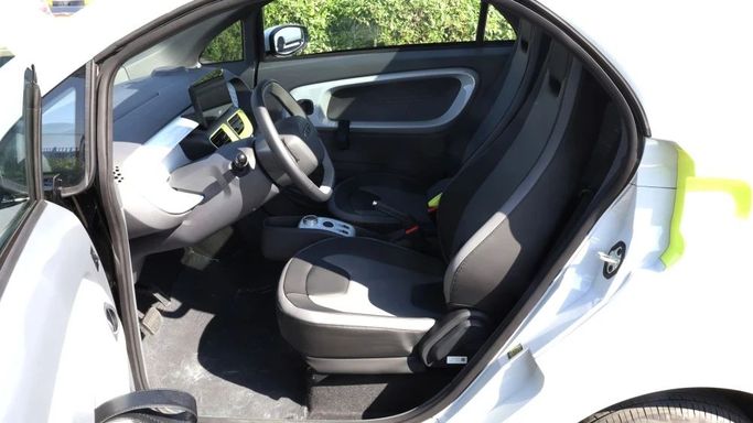 New XEV Yoyo, 2024 in Dubai by JES Motors, White color. Other | AUTO.AE