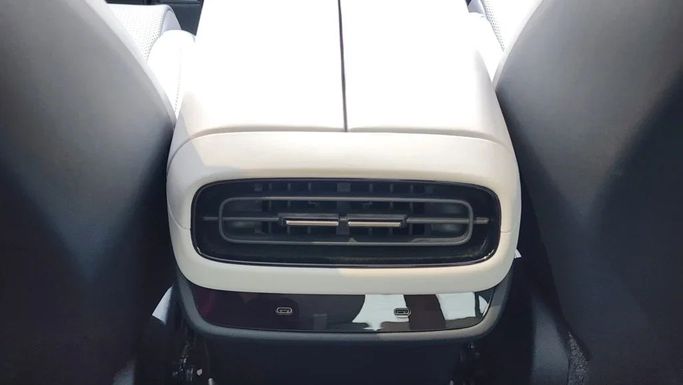 New Xiaomi SU7, 2024 in Dubai by Alwan Global Cars, Black color. Other | AUTO.AE
