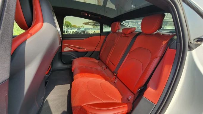 New Xiaomi SU7, 2024 in Dubai by Alwan Global Cars, White color. Other | AUTO.AE