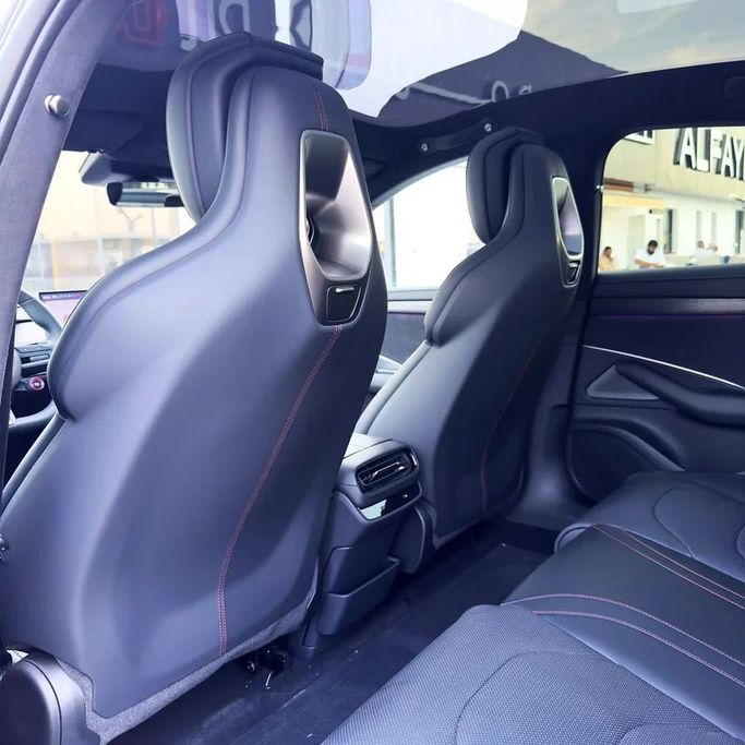 Новый Xiaomi SU7, 2025 в Дубае от Sola Motors Серый цвет. GCC | AUTO.AE