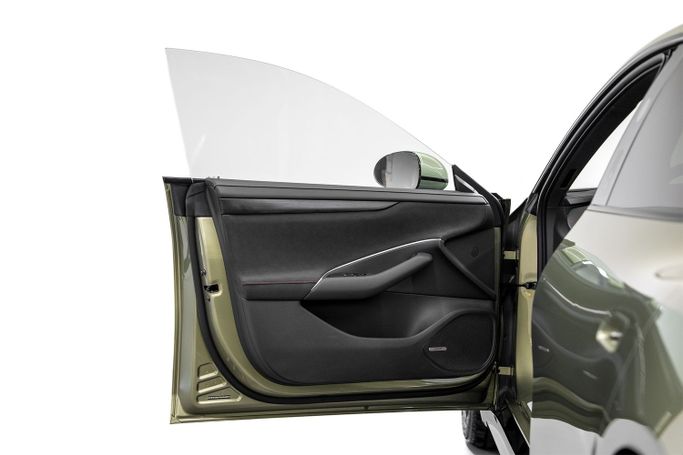 Новый Xiaomi SU7 Pro, 2024 в Дубае от PUPIL OF FATE MOTORS Зеленый цвет. Other | AUTO.AE