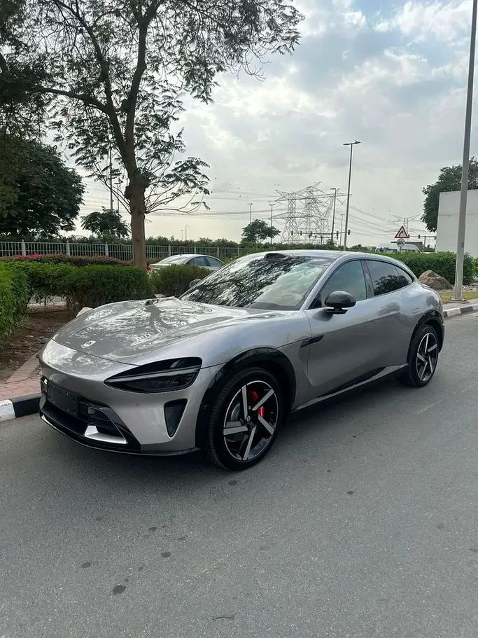 Новый Xiaomi YU7, 2025 в Дубае от First Choice Motors Серый цвет. Канадская | AUTO.AE