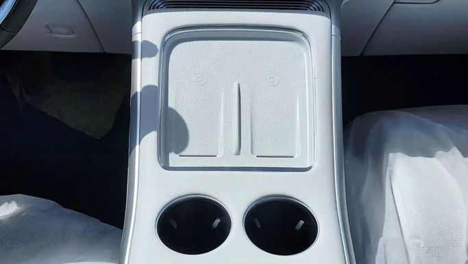 Новый Xpeng G9, 2024 в Дубае от Alwan Global Cars Белый цвет. Other | AUTO.AE