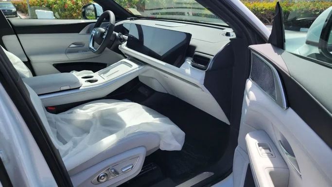 Новый Xpeng G9, 2024 в Дубае от Alwan Global Cars Белый цвет. Other | AUTO.AE