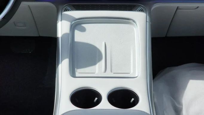 Новый Xpeng G9, 2024 в Дубае от Alwan Global Cars Черный цвет. Other | AUTO.AE
