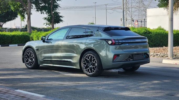 Новый Zeekr 001 I Рестайлинг, 2024 в Дубае от Alwan Global Cars Зеленый цвет. Other | AUTO.AE
