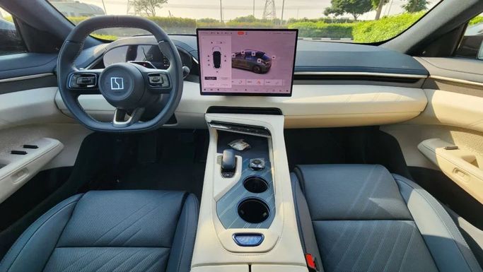 Новый Zeekr 001 I Рестайлинг, 2024 в Дубае от Alwan Global Cars Зеленый цвет. Other | AUTO.AE
