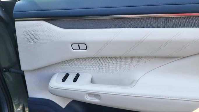 Новый Zeekr 001 I Рестайлинг, 2024 в Дубае от Alwan Global Cars Зеленый цвет. Other | AUTO.AE