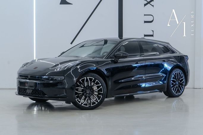 Подержанный Zeekr 001 I, 2024 в Дубае от A1 Luxury Motors Черный цвет. GCC | AUTO.AE