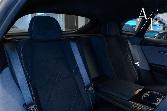 Подержанный Zeekr 001 I, 2024 в Дубае от A1 Luxury Motors Черный цвет. GCC | AUTO.AE