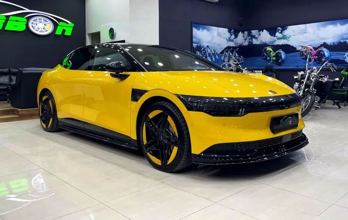 Used Zeekr 007, 2024 in Dubai by Carbon Cars, Yellow color. Chinese Specs | AUTO.AE | Listing #259709