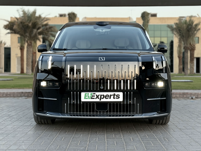 Used Zeekr 009 I, 2024 in Dubai by EvExperts, Black color. Chinese Specs | AUTO.AE
