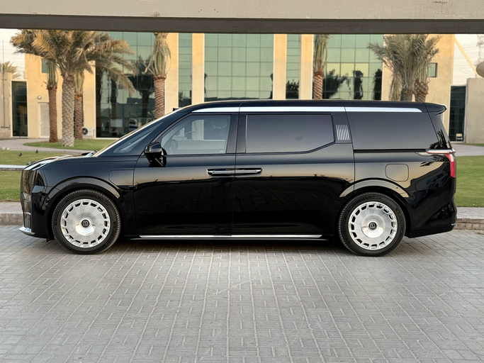 Used Zeekr 009 I, 2024 in Dubai by EvExperts, Black color. Chinese Specs | AUTO.AE