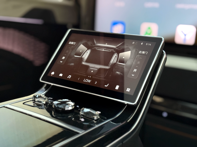 Used Zeekr 009 I, 2024 in Dubai by EvExperts, Black color. Chinese Specs | AUTO.AE