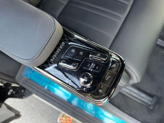 New Zeekr 009 I, 2024 in Dubai by Billion auto, White color. Chinese Specs | AUTO.AE