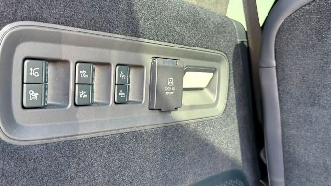 New Zeekr 9X, 2.0 l, 2025 in Dubai by Valcor Auto, Black color. Chinese Specs | AUTO.AE