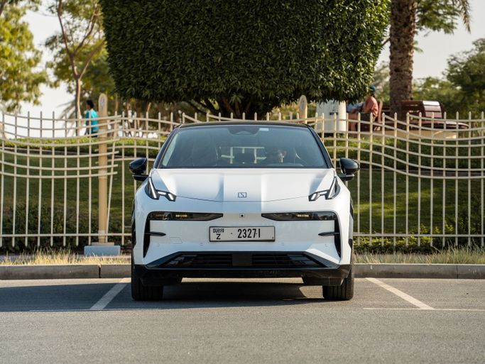 Zeekr X I, 2025 внедорожник 5 дв.  класса в Дубае от One by One Car Rental - Angelyn белый цвет | AUTO.AE