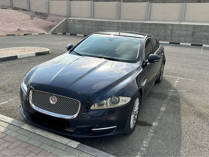 Used Jaguar XJ Long IV (X351), 2.0 l, 2014 in Fujairah, Navy Blue color. GCC Specs | AUTO.AE