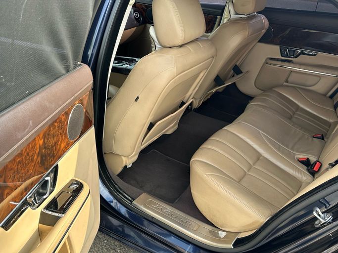 Used Jaguar XJ Long IV (X351), 2.0 l, 2014 in Fujairah, Navy Blue color. GCC Specs | AUTO.AE