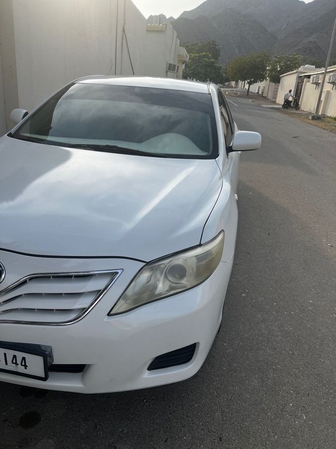 مستعملة Toyota Camry عملية فيس ليفت VI (XV40), 2.5 l, 2011 في في الفجيرة، اللون أبيض. مواصفات الخليج | AUTO.AE | إعلان #259297