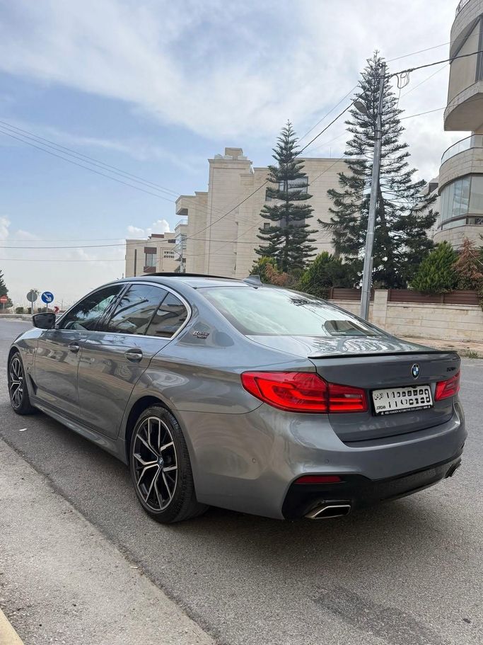 Подержанный BMW 5 Series 530e xDrive VII (G30/G31), 2.0 л, 2019 в Иордания, Амман от AL FURSAN MOTORS Серый цвет.  | AUTO.AE | Объявление #296406 — фото 11 из 12