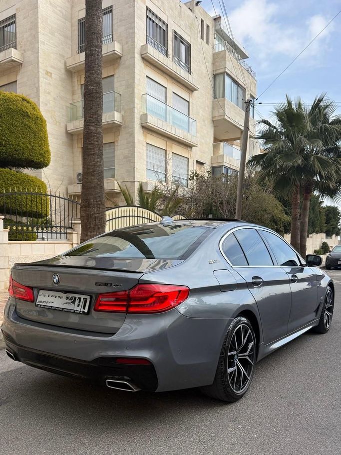 Подержанный BMW 5 Series 530e xDrive VII (G30/G31), 2.0 л, 2019 в Иордания, Амман от AL FURSAN MOTORS Серый цвет.  | AUTO.AE | Объявление #296406 — фото 12 из 12