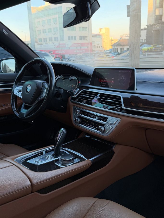Новый BMW 7 Series 730i VI (G11/G12), 2.0 л, 2017 в Иордания, Амман от AL FURSAN MOTORS Черный цвет.  | AUTO.AE | Объявление #296408 — фото 2 из 12