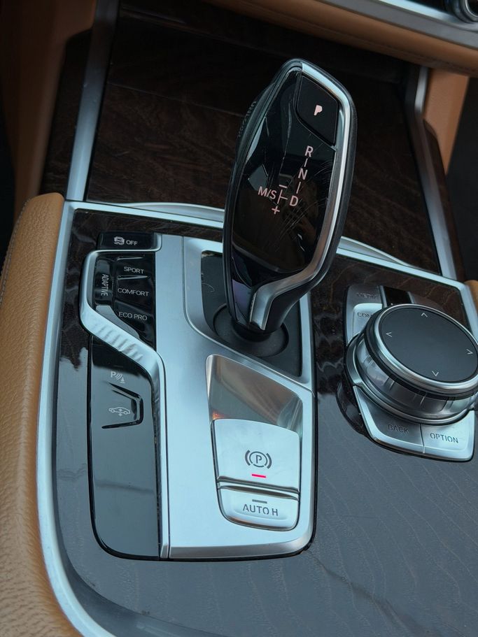 Новый BMW 7 Series 730i VI (G11/G12), 2.0 л, 2017 в Иордания, Амман от AL FURSAN MOTORS Черный цвет.  | AUTO.AE | Объявление #296408 — фото 11 из 12
