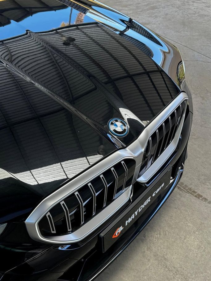 Подержанный BMW i5 eDrive40, 2024 в Иордания, Амман от AL HAYDAR CARS Черный цвет.  | AUTO.AE | Объявление #296560 — фото 5 из 18