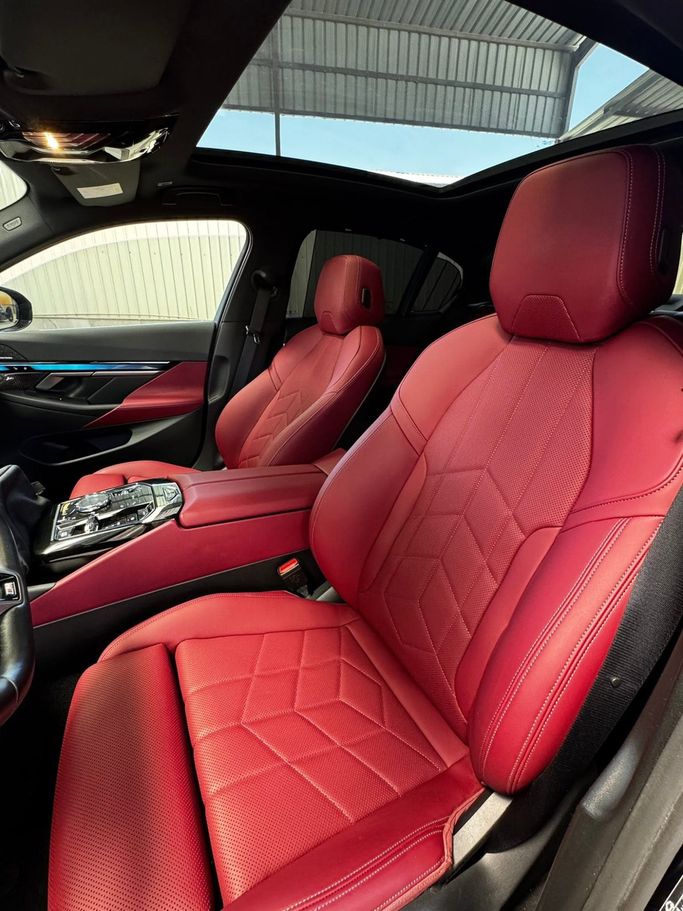 Подержанный BMW i5 eDrive40, 2024 в Иордания, Амман от AL HAYDAR CARS Черный цвет.  | AUTO.AE | Объявление #296560 — фото 14 из 18
