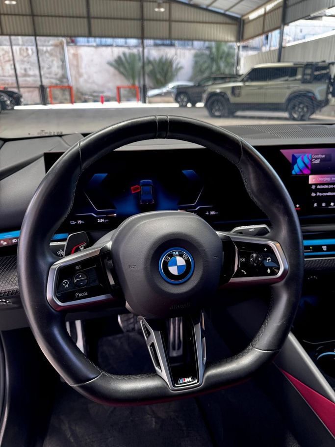 Подержанный BMW i5 eDrive40, 2024 в Иордания, Амман от AL HAYDAR CARS Черный цвет.  | AUTO.AE | Объявление #296560 — фото 18 из 18