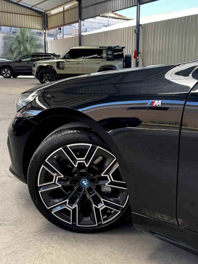 Подержанный BMW i5 eDrive40, 2024 в Иордания, Амман от AL HAYDAR CARS Черный цвет.  | AUTO.AE | Объявление #296560 — фото 7 из 18