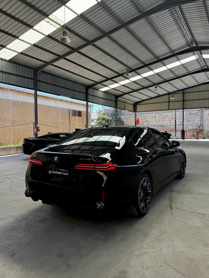 Подержанный BMW i5 eDrive40, 2024 в Иордания, Амман от AL HAYDAR CARS Черный цвет.  | AUTO.AE | Объявление #296560 — фото 8 из 18