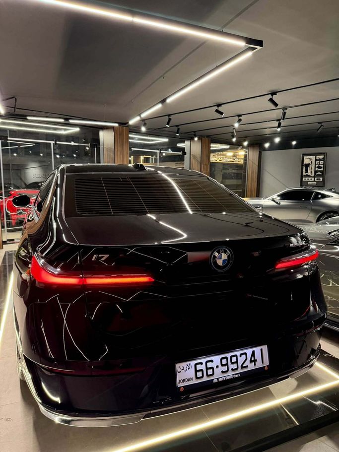 Used BMW i7 eDrive50, 2024 in Jordan, Amman by AL HAYDAR CARS, Black color.  | AUTO.AE | Listing #296530 — photo 11 of 17