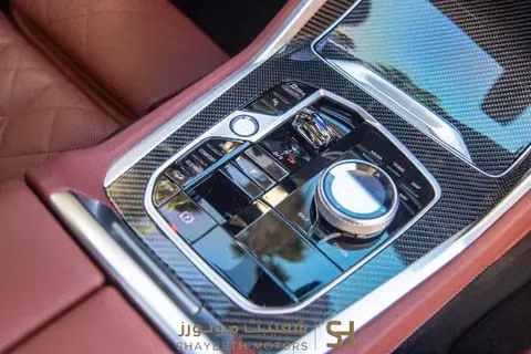 مستعملة BMW X6 M60i xDrive عملية فيس ليفت III (G06)، 4.4 لتر، 2024 في الأردن، عمان من SHAYBETH MOTORS، اللون أخضر.  | AUTO.AE | إعلان #295652 — صورة 7 من 10