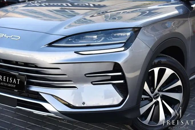 Новый BYD Song Plus I Рестайлинг, 1.5 л, 2027 в Иордания, Амман от JREISAT AUTO GROUP Серебристый цвет.  | AUTO.AE | Объявление #295597 — фото 4 из 19