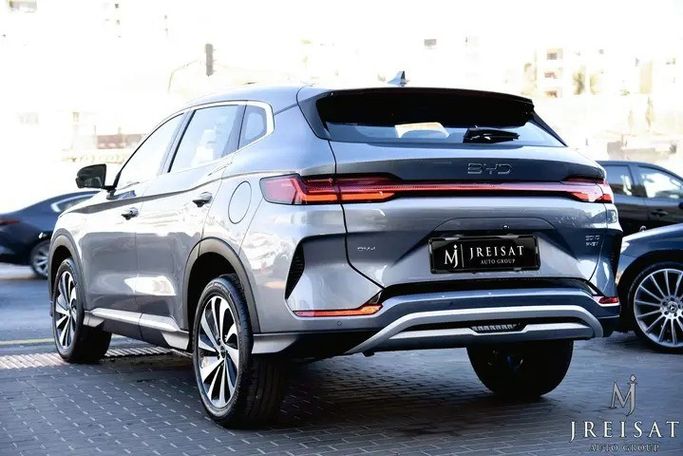 Новый BYD Song Plus I Рестайлинг, 1.5 л, 2027 в Иордания, Амман от JREISAT AUTO GROUP Серебристый цвет.  | AUTO.AE | Объявление #295597 — фото 6 из 19