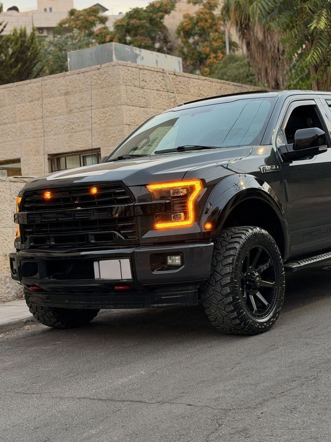 Подержанный Ford F-150 Shelby Extreme XIII Рестайлинг, 5.0 л, 2017 в Иордания, Амман от AL FURSAN MOTORS Черный цвет.  | AUTO.AE | Объявление #296415 — фото 2 из 14