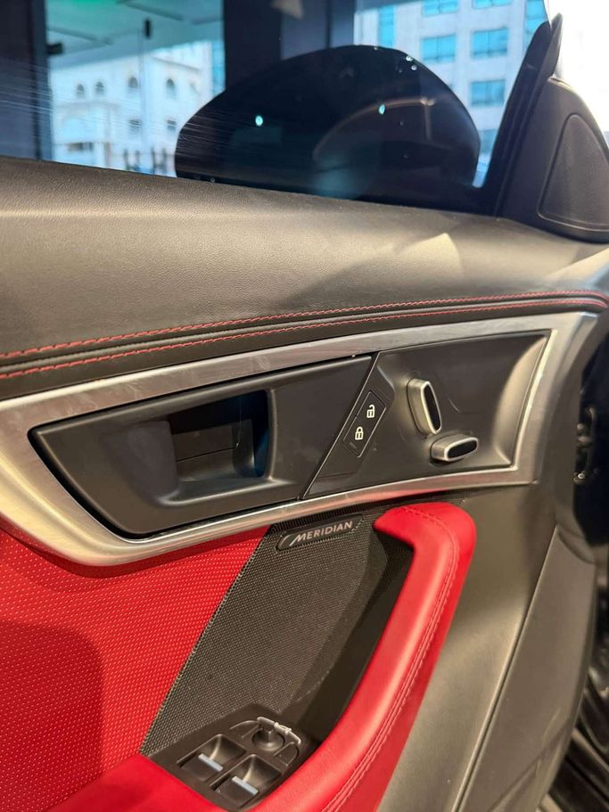 Used Jaguar F-Type I Facelift 2, 2.0 l, 2023 in Jordan, Amman by AL HAYDAR CARS, Grey color. Other | AUTO.AE | Listing #296480 — photo 11 of 13